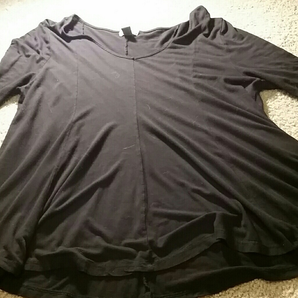 Black flow-ie shirt blouse.